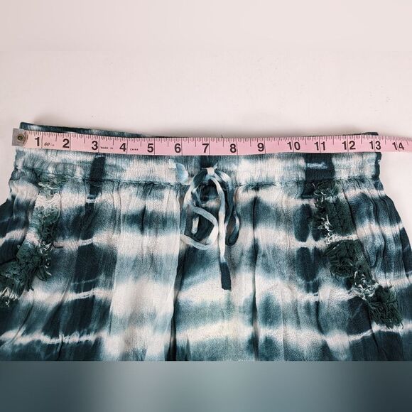 Tie-dye Lightweight Teal White Shorts Etc. by Lazy Daisy Women's size Medium - Picture 5 of 6